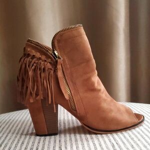 Cato's brand, Size 10, Camel